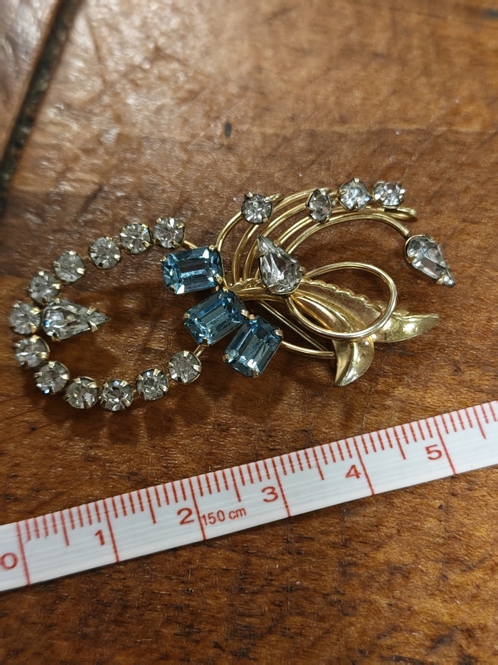 VINTAGE 12k gold gf Floral Brooch with Blue and Clear Stones